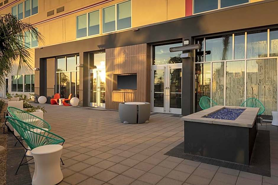 Aloft Glendale at Westgate