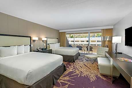 Deluxe Queen Room with Two Queen Beds