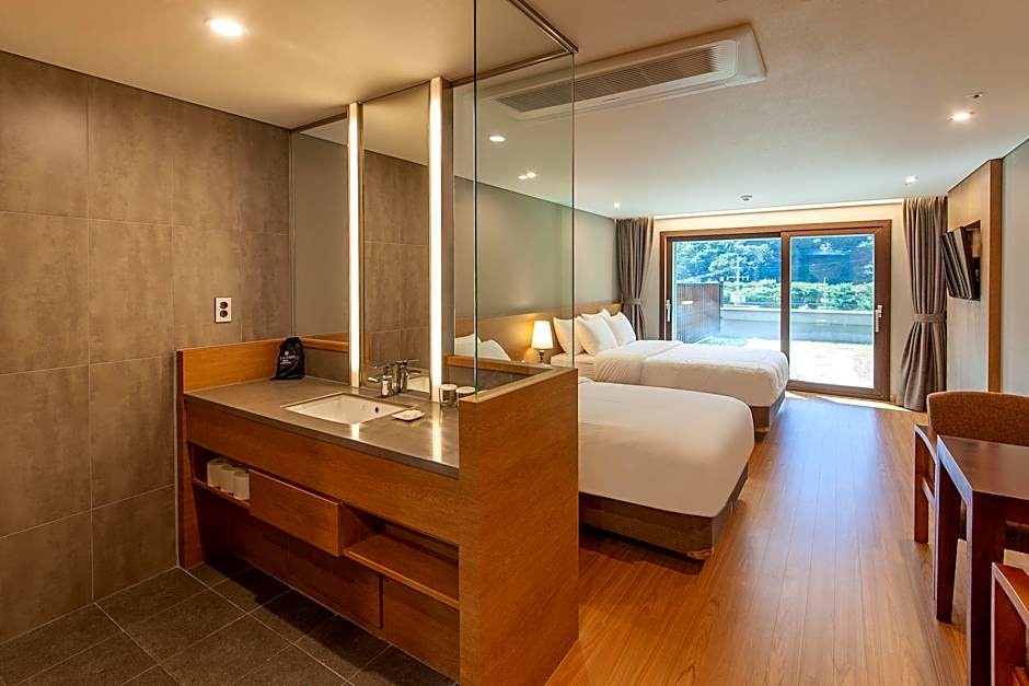 Petro Hotel
