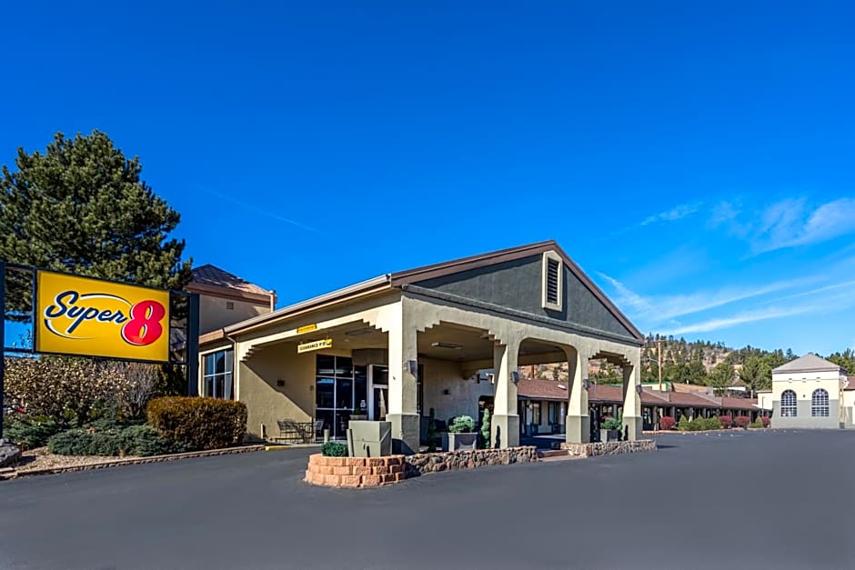 Super 8 by Wyndham Conference Center NAU/Downtown