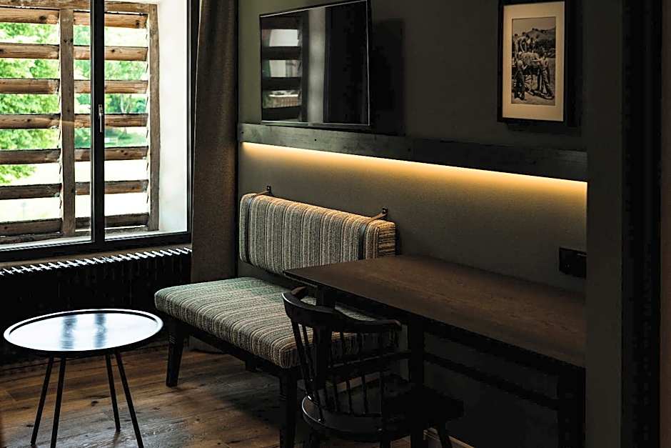 LANDHOTEL ALTE ZOLLSTATION- Historical Building