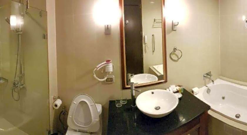 Hotel Supreme Convention Plaza