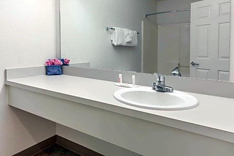 2 Queen Beds Ocean View Non-Smoking