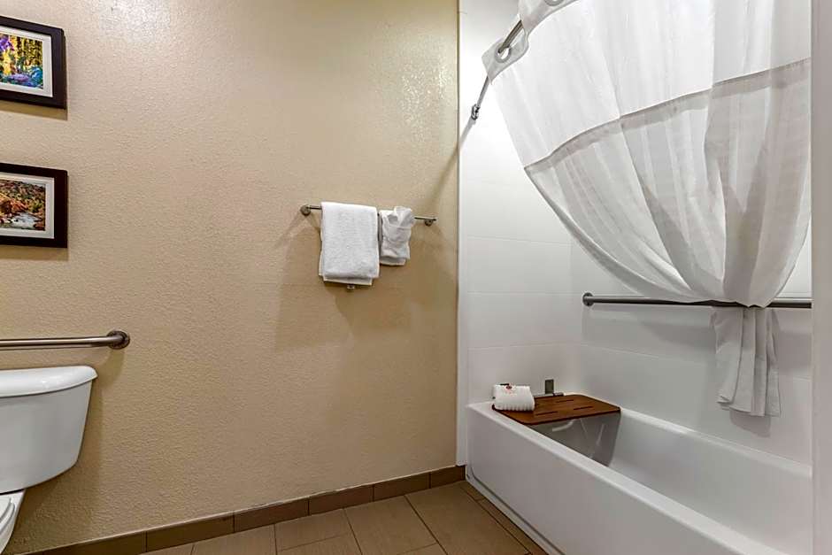 Comfort Inn & Suites Pueblo