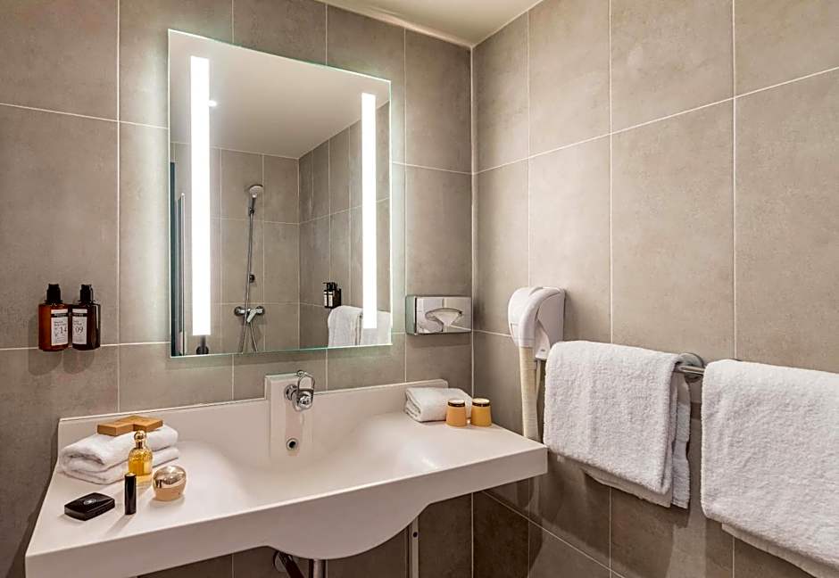 B&B HOTEL Lyon Nord 4 étoiles