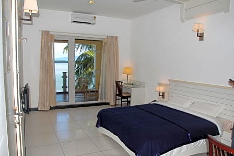 Junior Suite with Lake View