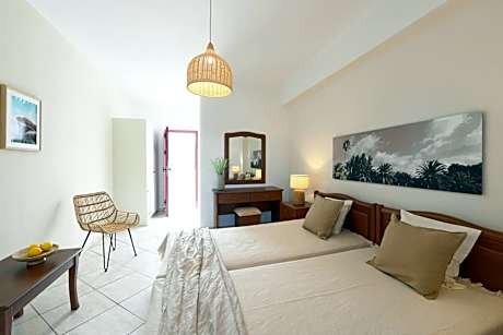 Double or Twin Room with Partial Sea View