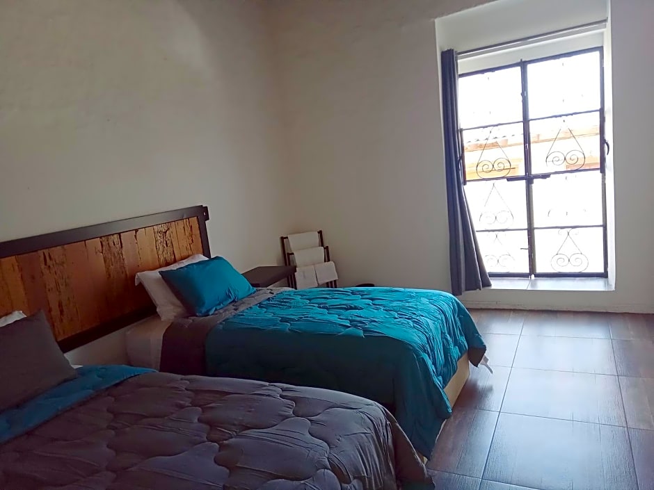 El Salto de Camela - Vera y Espín Hostal