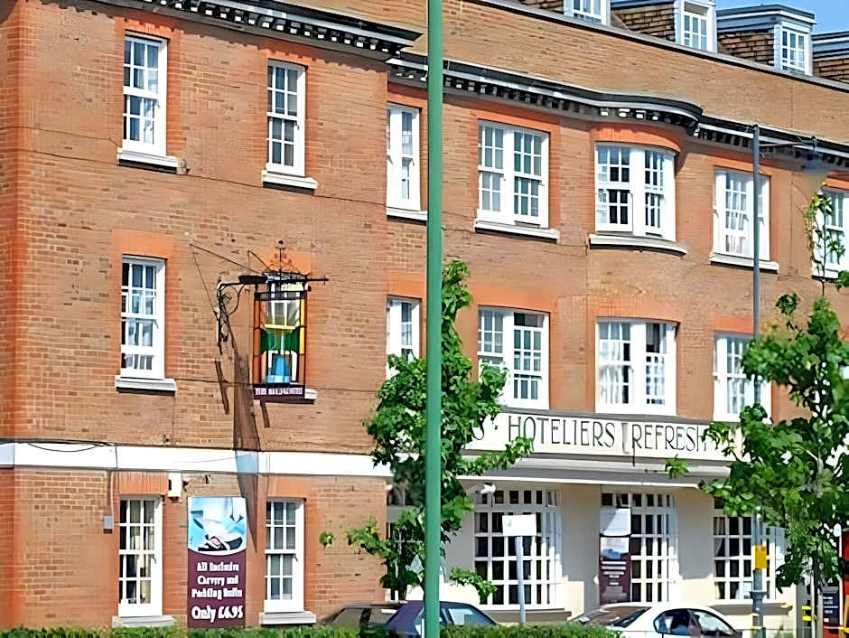 The Broadway Hotel and Carvery