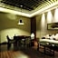 HUALUXE Yangjiang City Center By IHG