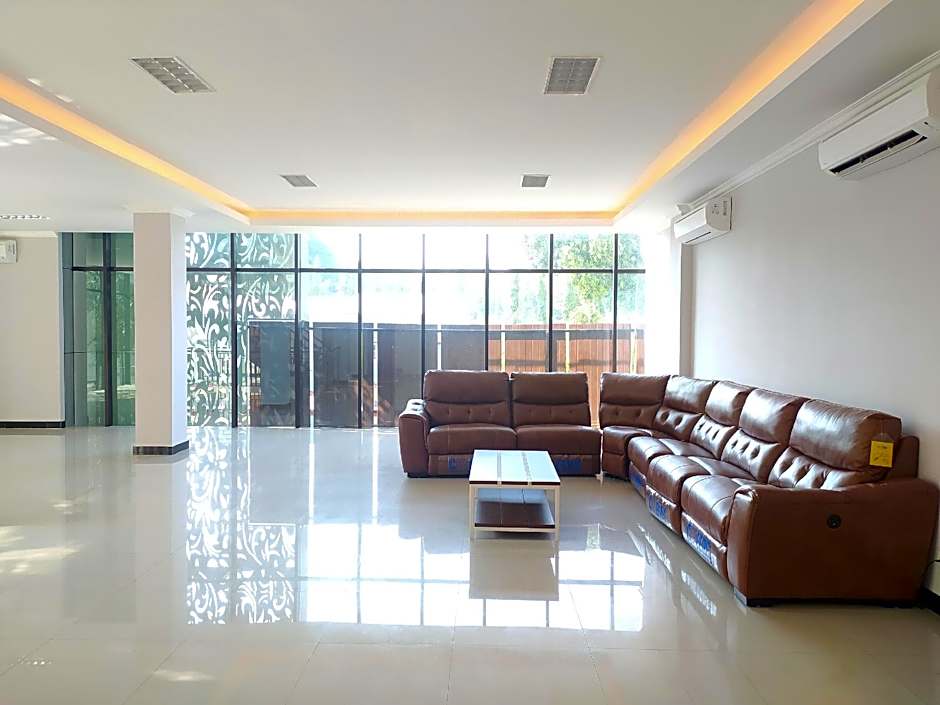 Urbanview Wisma Wirasatya Akpol Semarang by RedDoorz