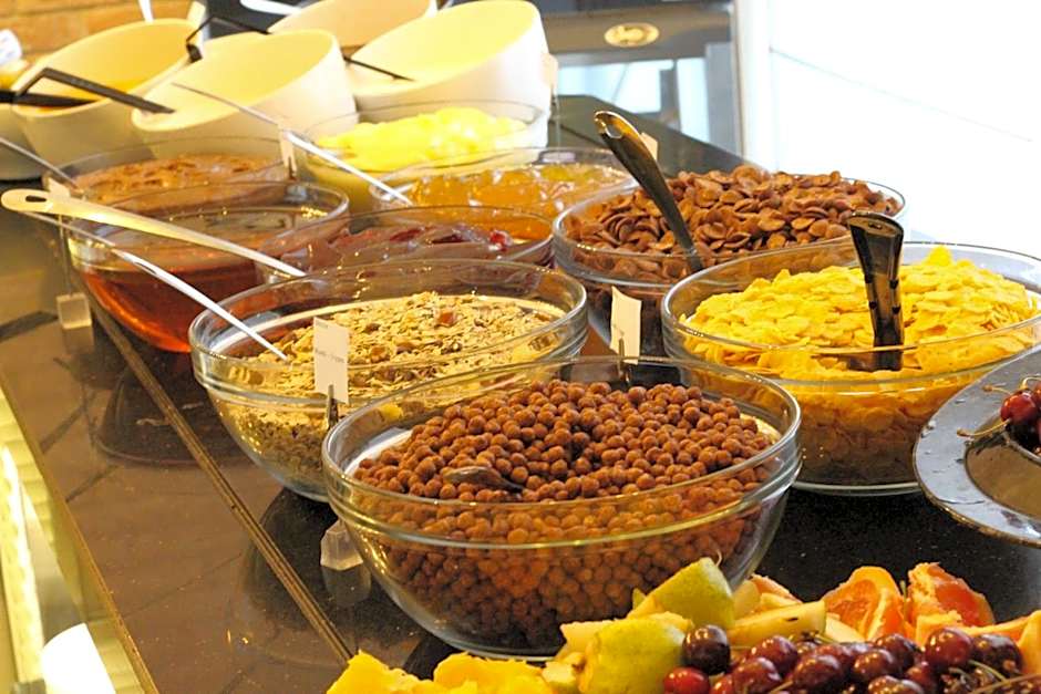 Aparthotel Marina Holiday Club - All Inclusive & Free Parking