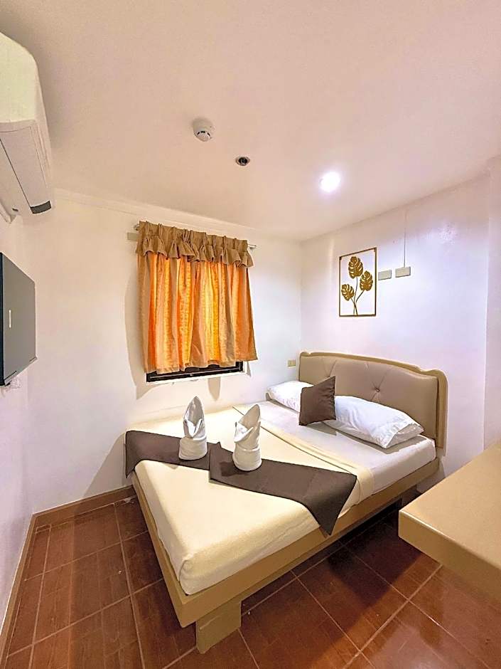 Photo 1 of 1 of Standard 1 Queen Bed