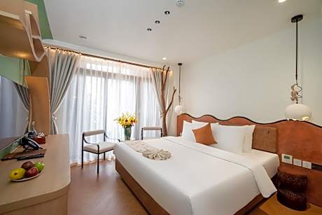 ME Premium Suite with High-Floor Balcony