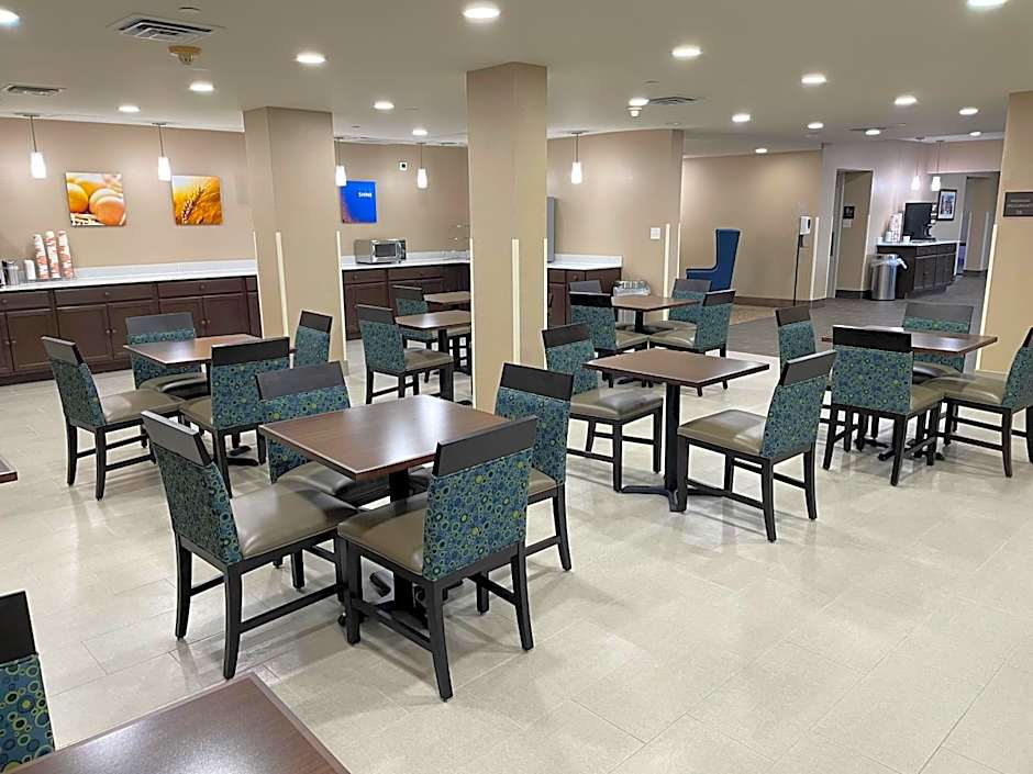 Quality Inn & Suites Spring Lake - Fayetteville near Fort Bragg