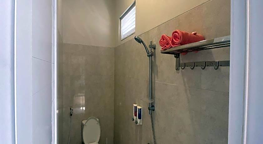 RedDoorz @ Araya House Ngawi