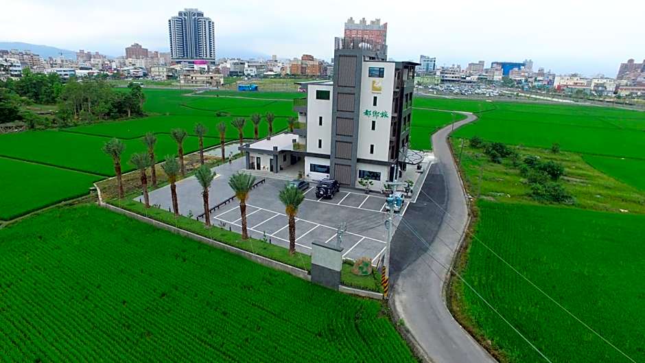 Urban Oasis Inn