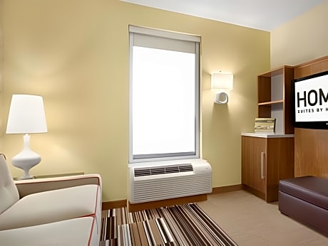 One-Bedroom King Suite - Non-Smoking