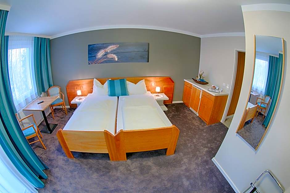 Photo 1 of 9 of 2 Beds, Balcony