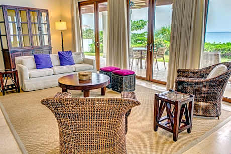Villa with Garden View
