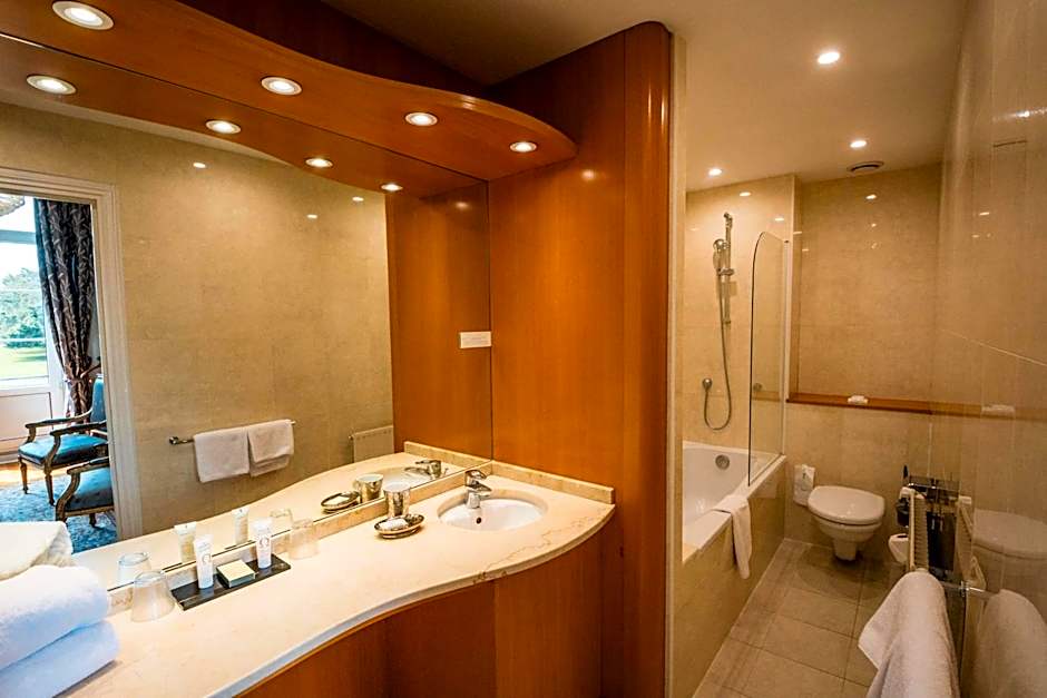 Grand Hôtel "Château de Sully" - Piscine & Spa -Teritoria