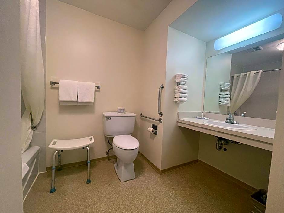 Travelodge by Wyndham Fort St John