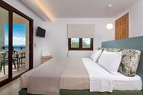 Deluxe Suite with Sea View