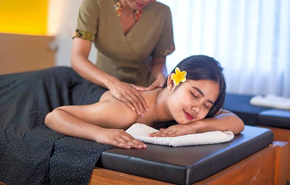Kuta Beach Hotel