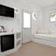 VOCA HOTEL & SUITES