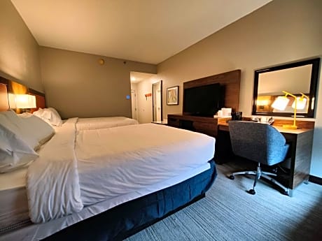 Room with Two Queen Beds - Non-Smoking