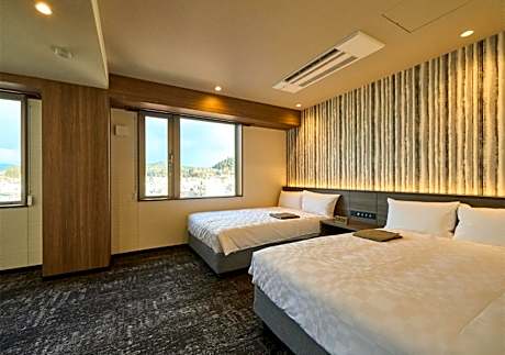 Universal Twin Room