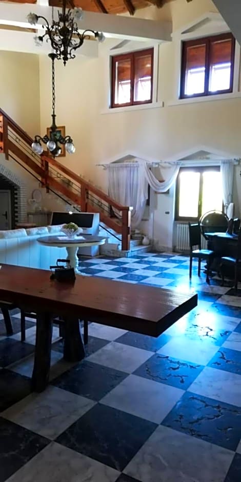 La Gallina Nel Castello