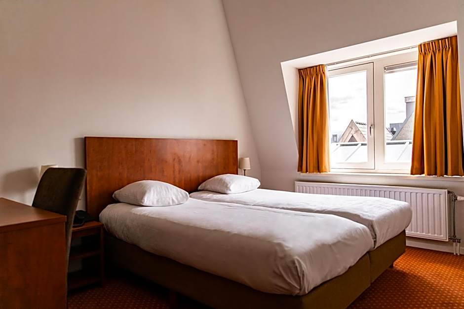 Ambassador City Centre Hotel