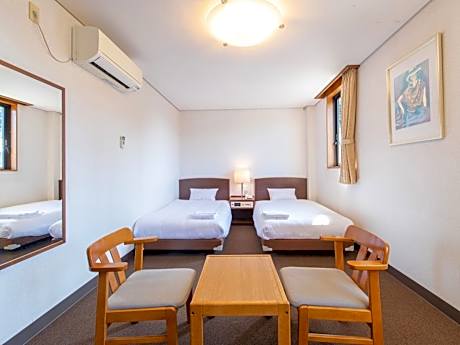 Standard Twin Room - Non-Smoking