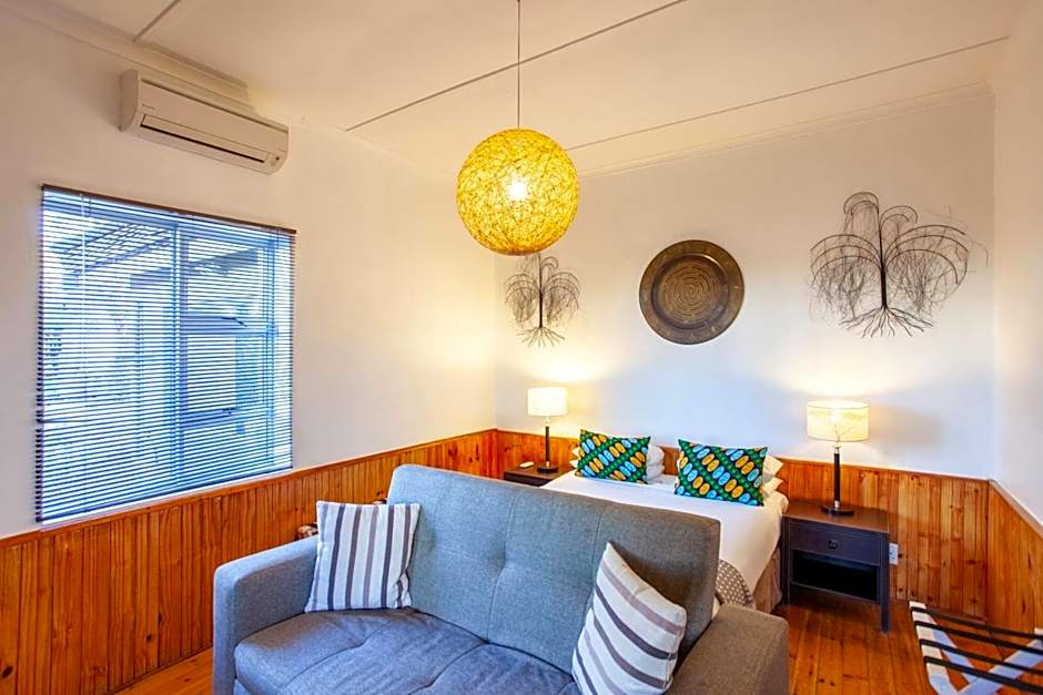 Inverdoorn Game Reserve Lodge