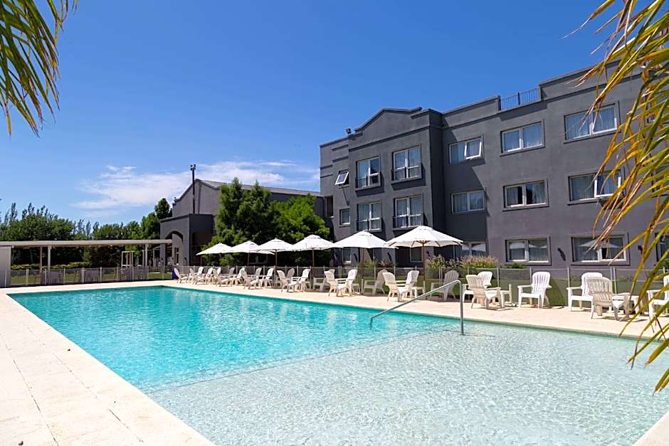 Howard Johnson Funes