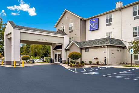Sleep Inn & Suites Jacksonville near Camp Lejeune