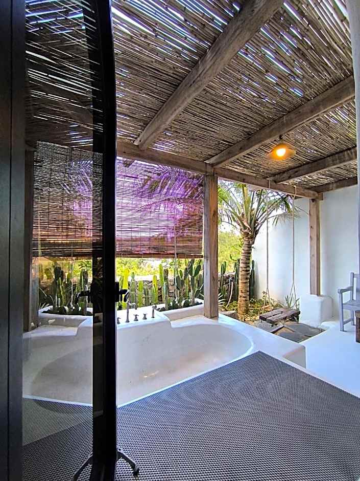 CAT’ village retreat