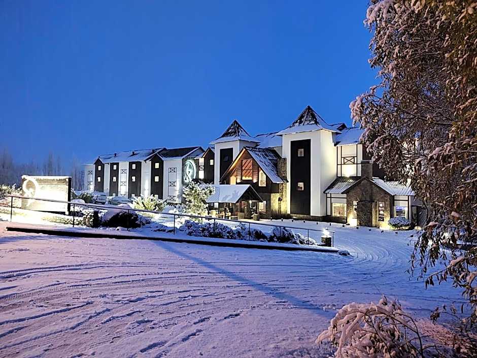 Xelena Hotel & Suites