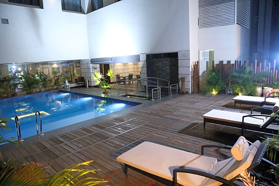 Efcee Sarovar Premiere