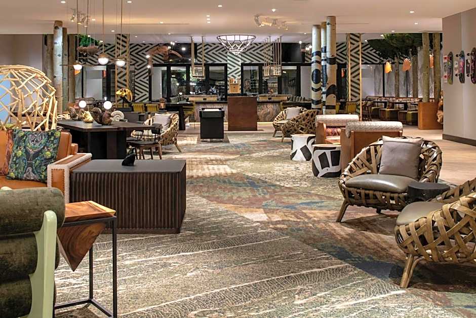 Hotel Paradox, Autograph Collection