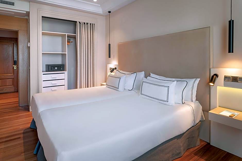 Photo 1 of 5 of Deluxe, Sea View