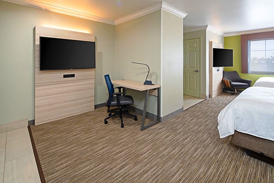 Holiday Inn Express Hotel & Suites Watsonville