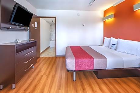 Motel 6-Lethbridge, AB