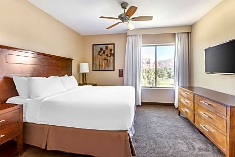 1 BEDROOM 1 KING SUITE WITH ROLL IN SHOWER