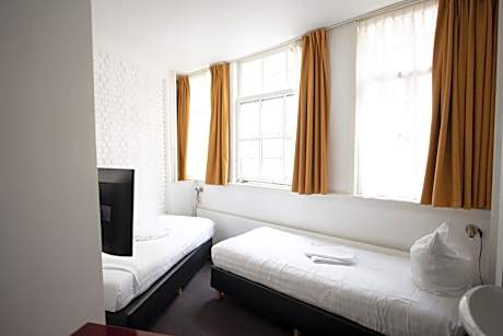 Twin Room with Shared Bathroom