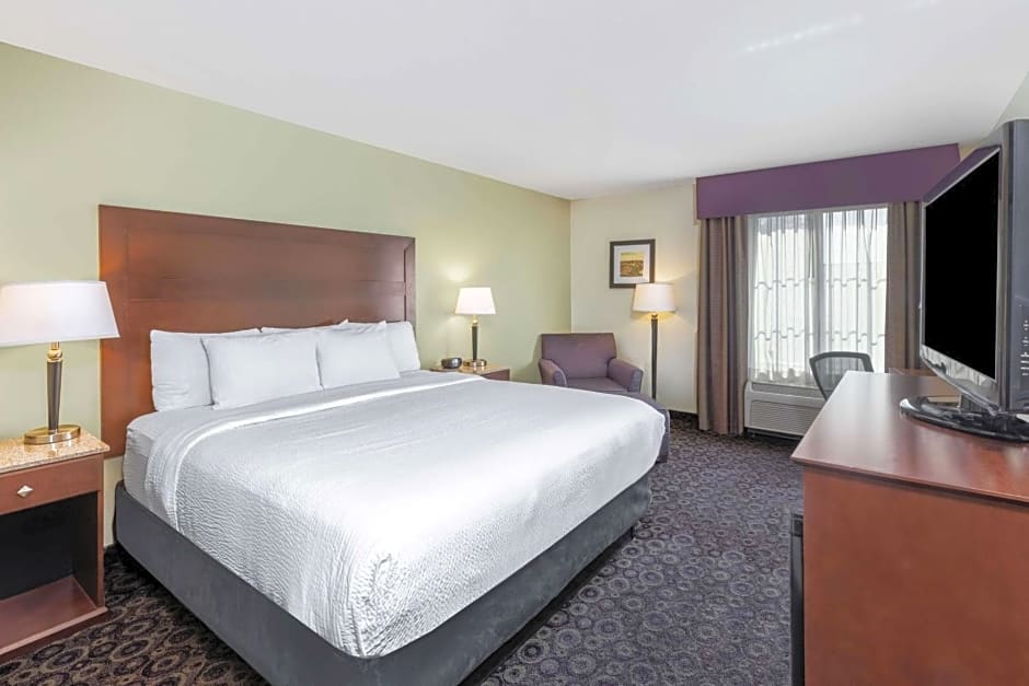 La Quinta Inn & Suites by Wyndham Las Vegas Airport South