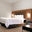 Days Inn & Suites by Wyndham Fort Myers Near JetBlue Park