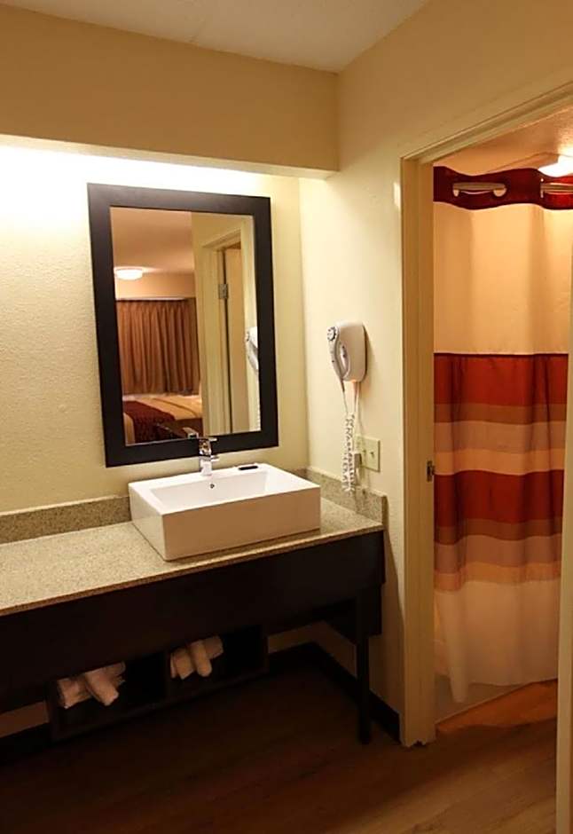 Red Roof Inn Washington, PA