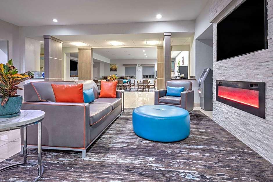 La Quinta Inn & Suites by Wyndham Alvarado